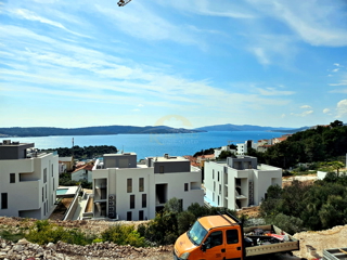 Appartamento con due camere da letto con vista mare a Čiovo, zona Salduna vicino al campeggio Rožac - 72 m2